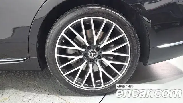 Mercedes-Benz S-Class 2022 — ფოტო 7/33
