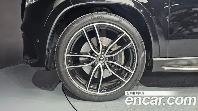 Mercedes-Benz GLS-Class 2025 — ფოტო 28/32