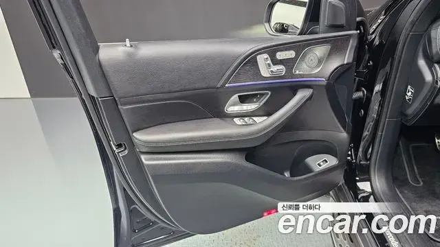 Mercedes-Benz GLS-Class 2025 — ფოტო 8/32