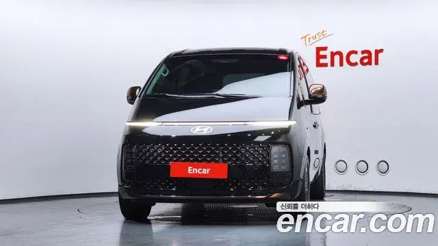 Hyundai Staria 2024 — ფოტო 32/34
