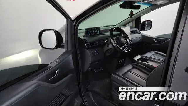 Hyundai Staria 2024 — ფოტო 20/34