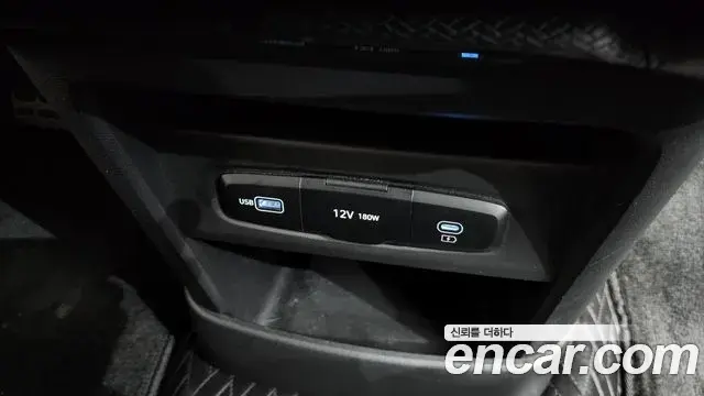 Hyundai Staria 2024 — ფოტო 26/34