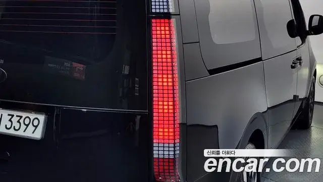 Hyundai Staria 2024 — ფოტო 27/34