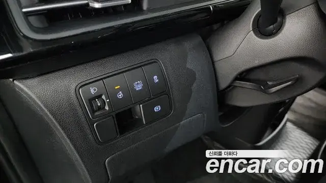 Hyundai Staria 2024 — ფოტო 28/34