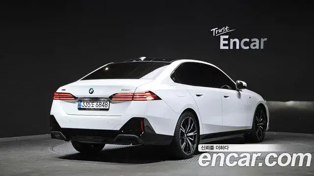 BMW 5 Series 2025 — Şəkil 8/20