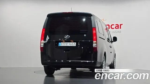 Hyundai Staria 2023 — Photo 4/20