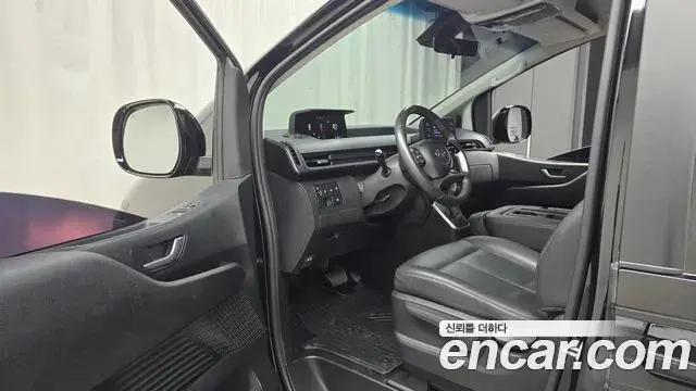 Hyundai Staria 2023 — Photo 10/20