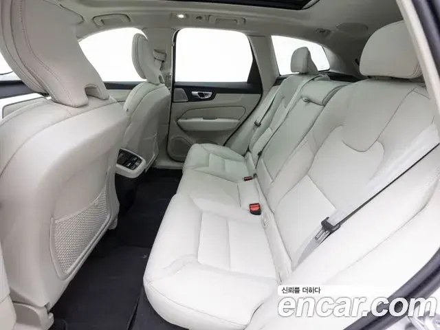 Volvo XC60 2025 — Şəkil 12/19