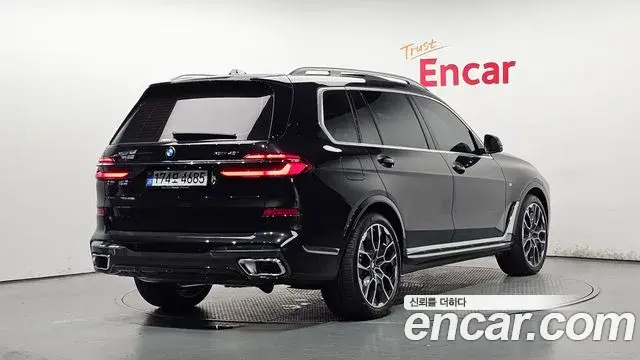 BMW X7 2026 — Photo 28/37