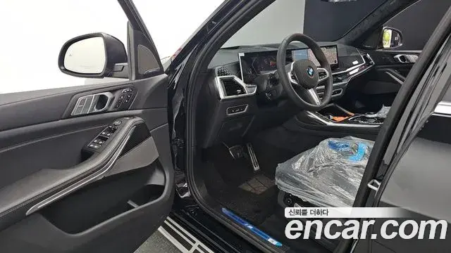BMW X7 2026 — Photo 33/37
