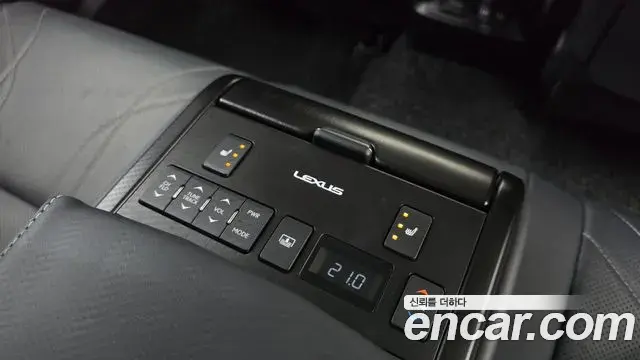 Lexus ES300h 2024 — Photo 29/38