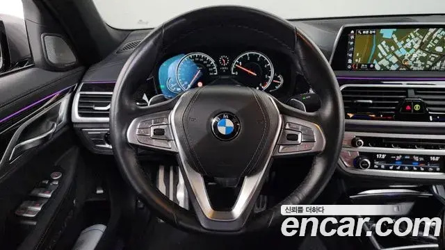 BMW 7 Series 2018 — Фото 11/20