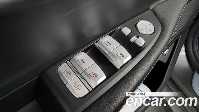 BMW 7 Series 2018 — Photo 8/38