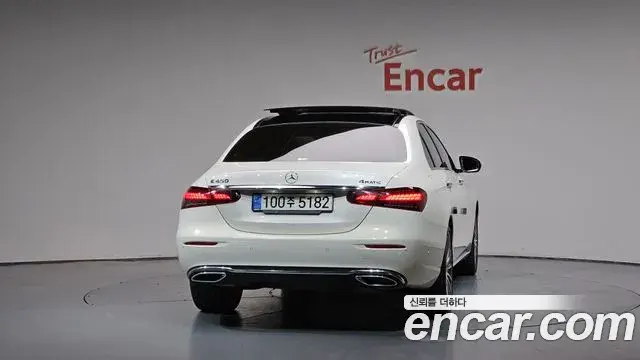 Mercedes-Benz E-Class 2023 — Фото 4/20