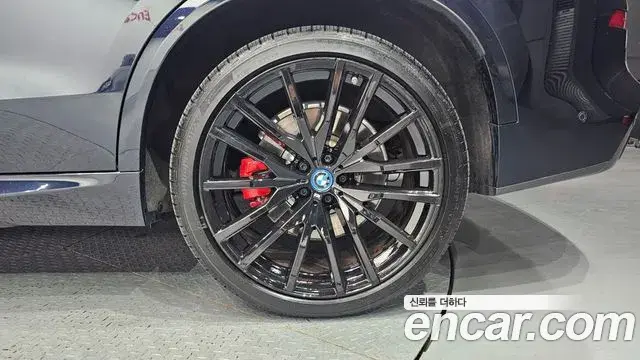 BMW X5 2023 — ფოტო 19/32