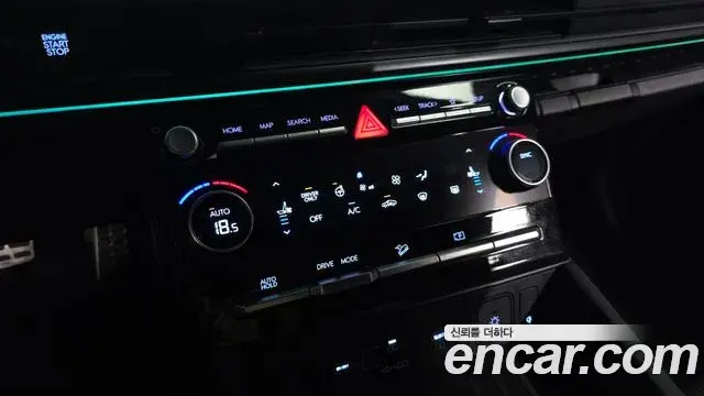 Hyundai Santa Fe 2024 — Фото 16/20