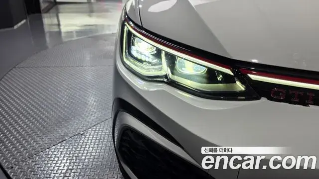 Volkswagen Golf 2023 — Şəkil 23/38