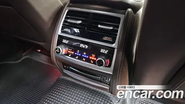BMW 7 Series 2019 — Şəkil 13/32