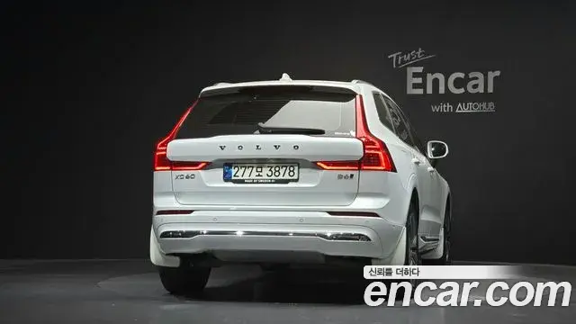 Volvo XC60 2021 — ფოტო 35/35