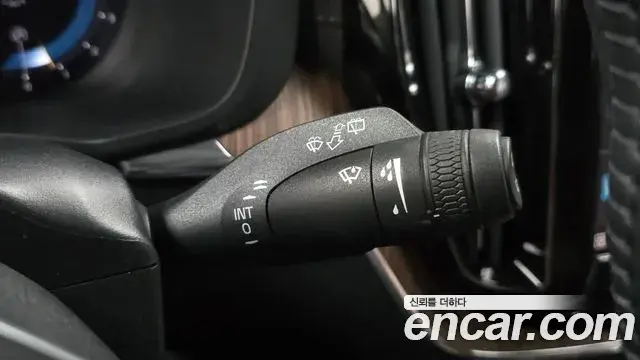 Volvo XC60 2021 — ფოტო 14/35