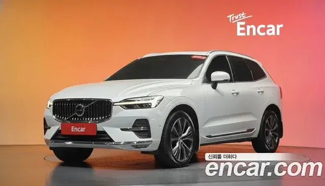 Volvo XC60 2021 — ფოტო 23/35