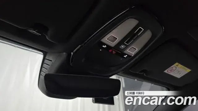 Volvo XC60 2021 — ფოტო 19/35