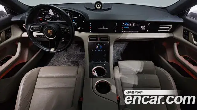 Porsche Taycan 2021 — ფოტო 16/34