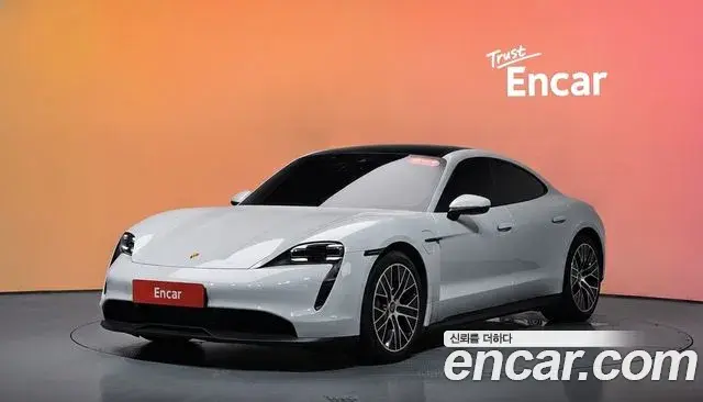 Porsche Taycan 2021 — ფოტო 18/34