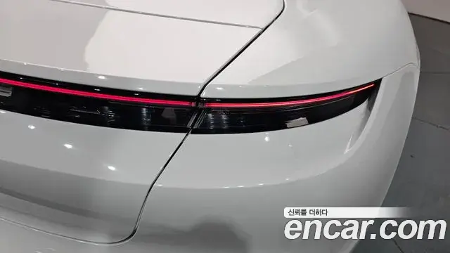 Porsche Taycan 2021 — ფოტო 31/34