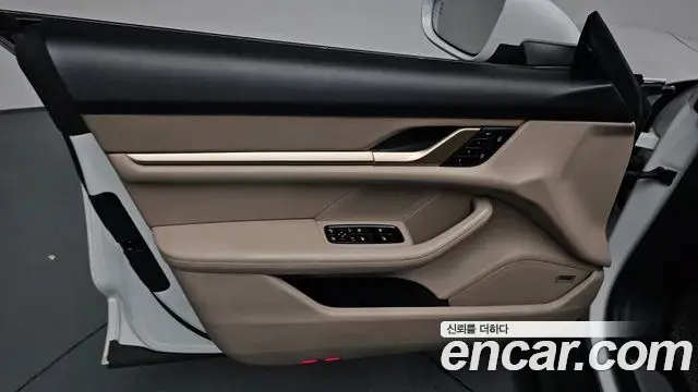 Porsche Taycan 2021 — ფოტო 22/34