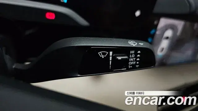 Porsche Taycan 2021 — ფოტო 13/34
