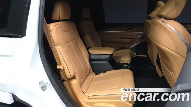 Jeep Grand Cherokee 2023 — ფოტო 5/44