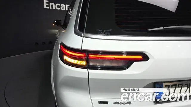 Jeep Grand Cherokee 2023 — ფოტო 33/44