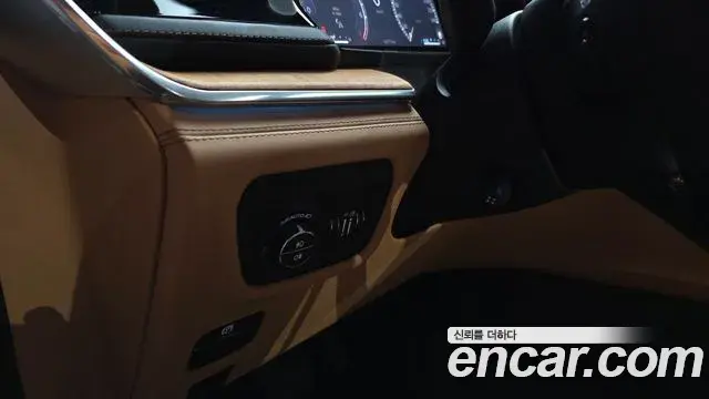 Jeep Grand Cherokee 2023 — ფოტო 34/44