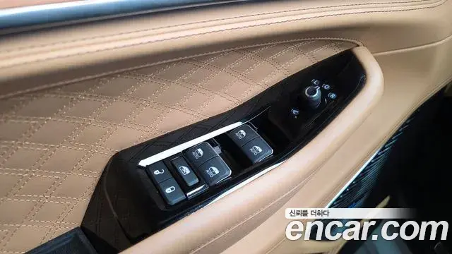 Jeep Grand Cherokee 2023 — ფოტო 37/44