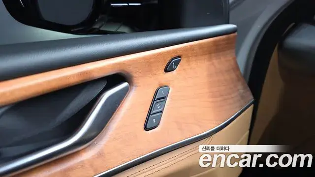 Jeep Grand Cherokee 2023 — ფოტო 18/44