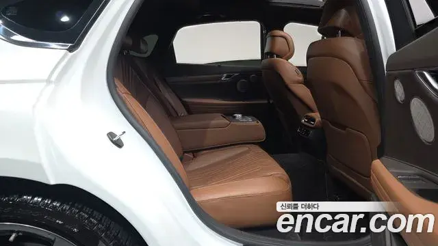 Genesis G80 2023 — ფოტო 36/42