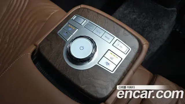 Genesis G80 2023 — ფოტო 22/42