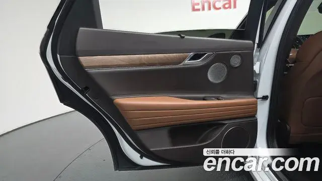 Genesis G80 2023 — ფოტო 40/42