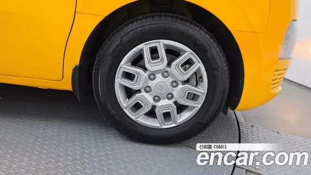 Hyundai Staria 2023 — Şəkil 3/34
