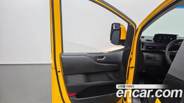 Hyundai Staria 2023 — Şəkil 17/34