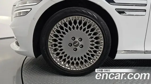 Genesis G80 2023 — Photo 24/33