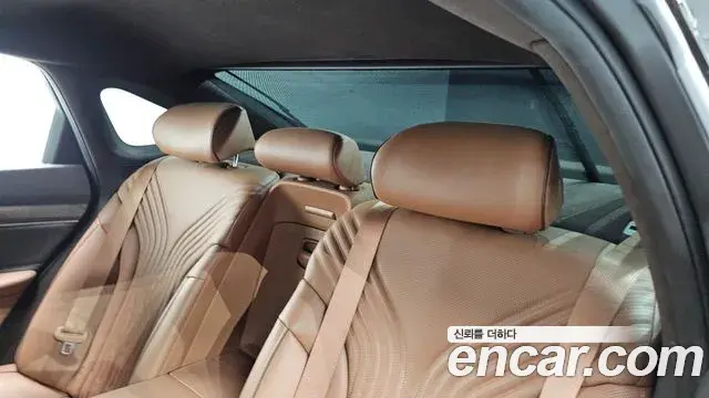 Genesis G80 2023 — Photo 12/33