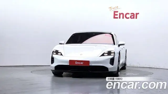 Porsche Taycan 2024 — Şəkil 20/35