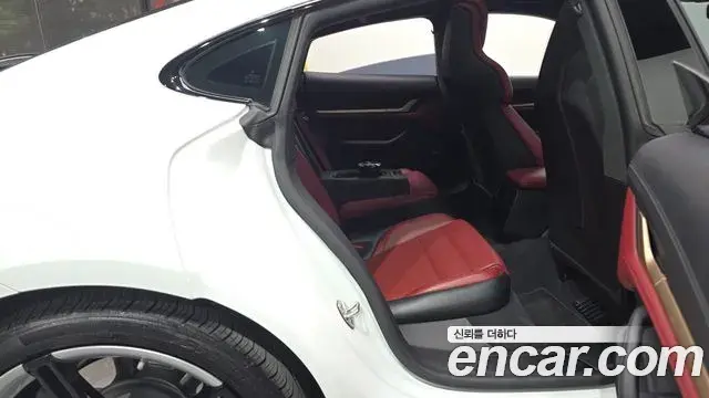 Porsche Taycan 2024 — Şəkil 22/35