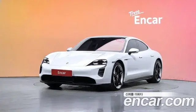 Porsche Taycan 2024 — Şəkil 23/35