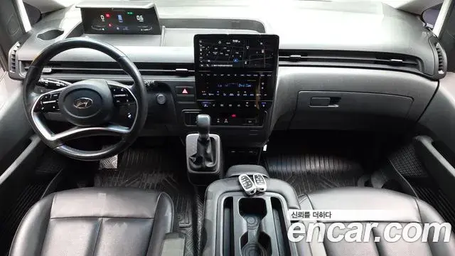 Hyundai Staria 2023 — Фото 7/20