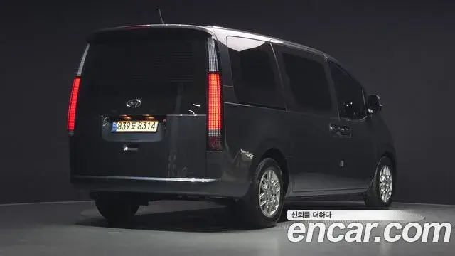 Hyundai Staria 2024 — Фото 2/20