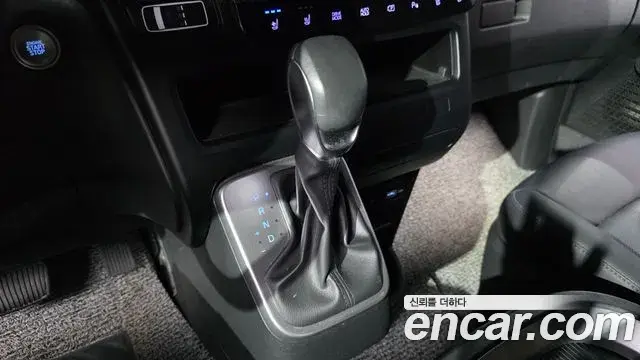 Hyundai Staria 2024 — Фото 9/20