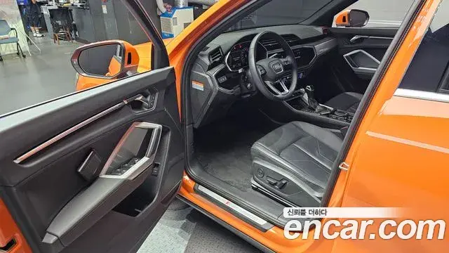 Audi Q3 2023 — ფოტო 16/25